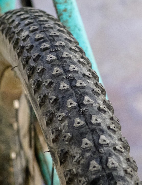 neumático de bicicleta de montaña